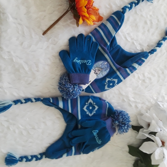 Girls Frozen 2 Hat and Gloves - Picture 5 of 8